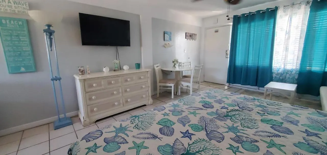 Aparthotel Turquoise Beach Retreat With Amazing Pools -King Bed Daytona Beach United States