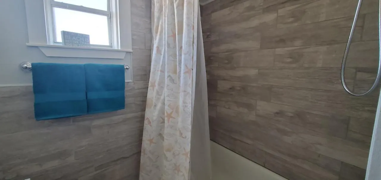 Turquoise Beach Retreat With Amazing Pools -King Bed Daytona Beach 0*,
