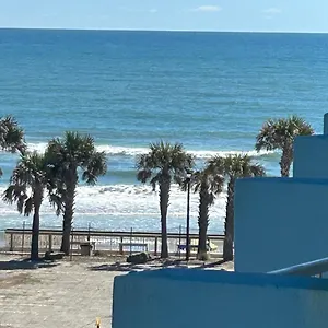 Luxury With Pool And Tiki Bar! Daytona Beach
